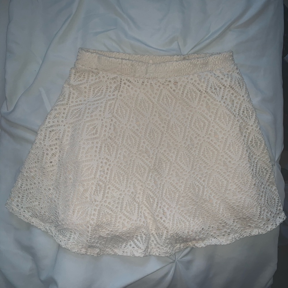 Cute Aeropostale flare skirt Never worn Size Small